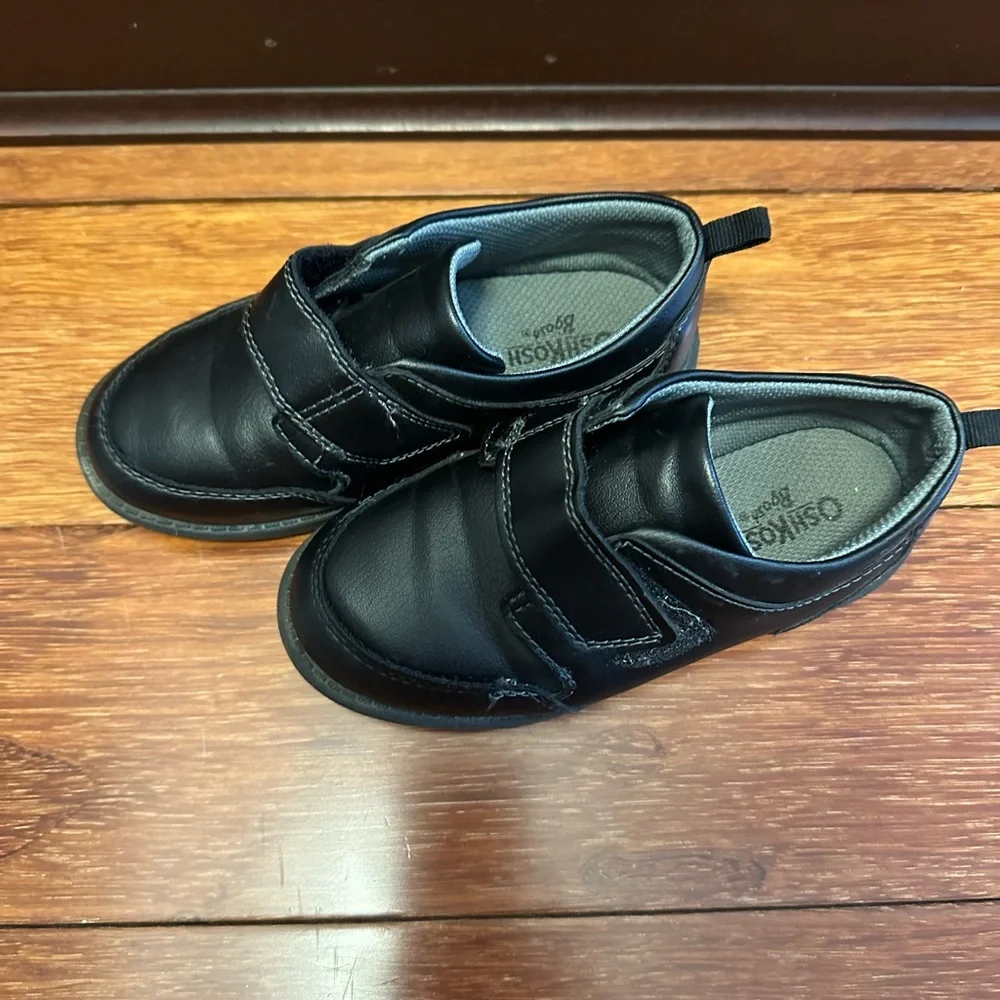 Osh Kosh boys shoes